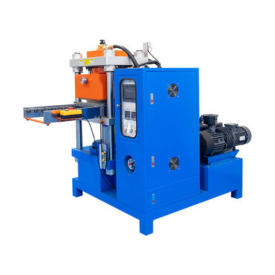 Machine automatique de presse à chaleur en silicone de 50 T pour la fabrication d'étiquettes de vêtements en silicone 2D 3D