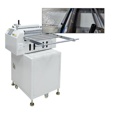 Machine automatique de découpe de bande de caoutchouc en silicone solide