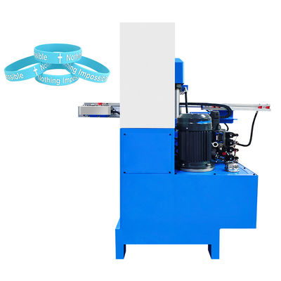 Machine automatique de formage par pressage thermique de l'étiquette en silicone 70T pour la fabrication de boîtiers de téléphone